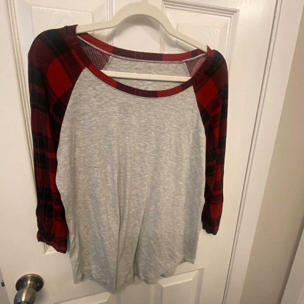 Maurice’s 3/4 ruched sleeve buffalo plaid top